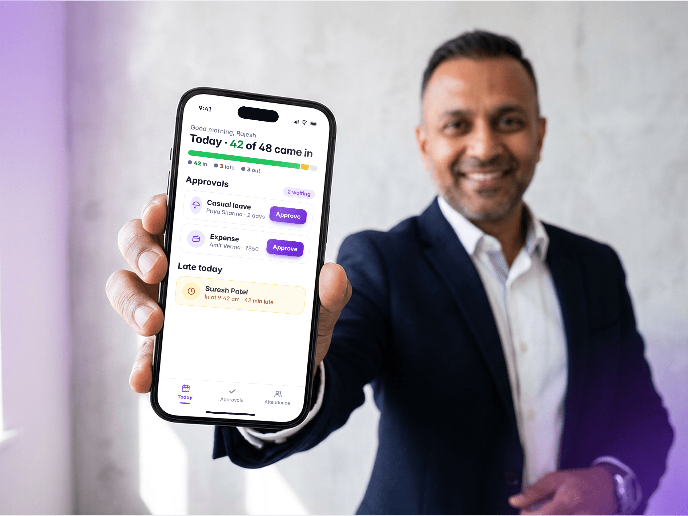 The owner's app: today's attendance and approvals waiting